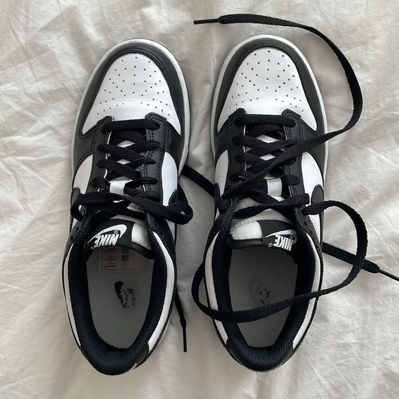 Nike Panda Dunk Low youth size 6 (womens 7) - Picture 2 of 5